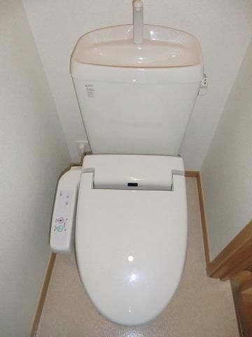 トイレ　ウォシュレット完備