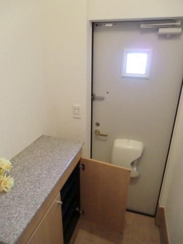 玄関　内階段タイプの玄関