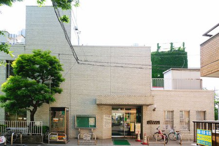 図書館　中野区立南台図書館（図書館）まで69m