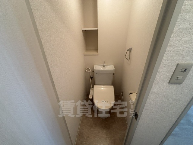 阪急箕面線 石橋阪大前駅 徒歩18分 5階建 築40年のトイレ写真