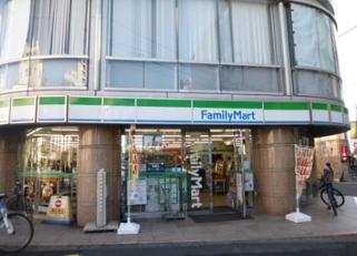 コンビニ　ファミリーマート 渋谷富ヶ谷一丁目店（コンビニ）まで204m