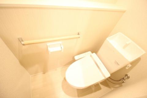 トイレ　101号室写真の為、現況優先致します。