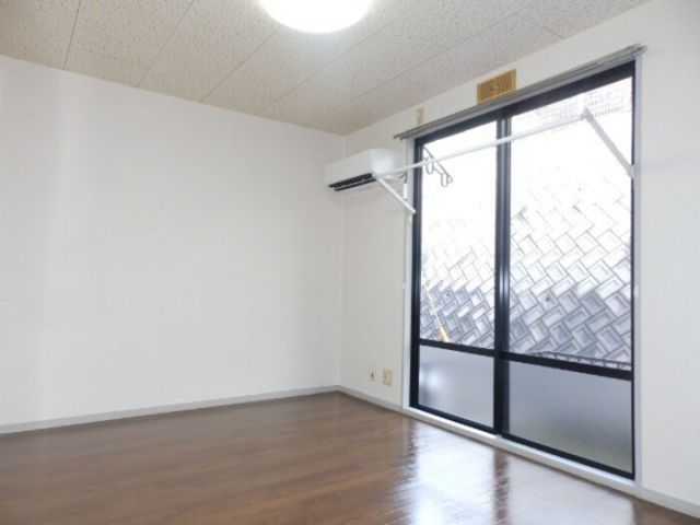 サンビレッジ楠乃 A棟の居間写真