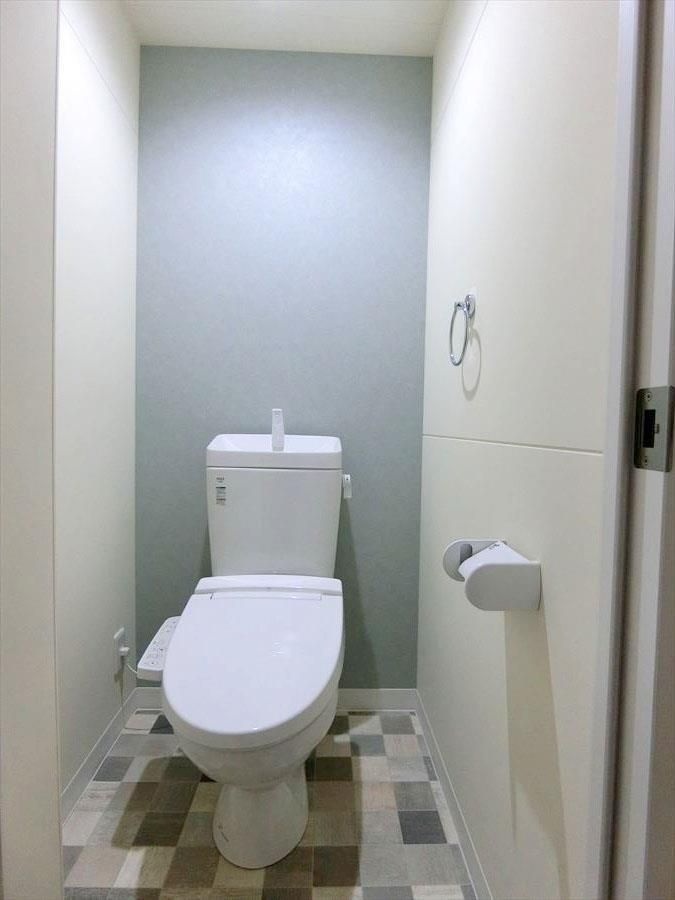 トイレ　快適な温水洗浄便座トイレです
