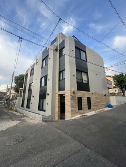 建物外観　ネット無料。ネット無料なら月々実質4000円程度のコストがか