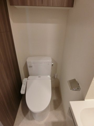 東京メトロ半蔵門線 住吉駅 徒歩6分 8階建 築7年のトイレ写真