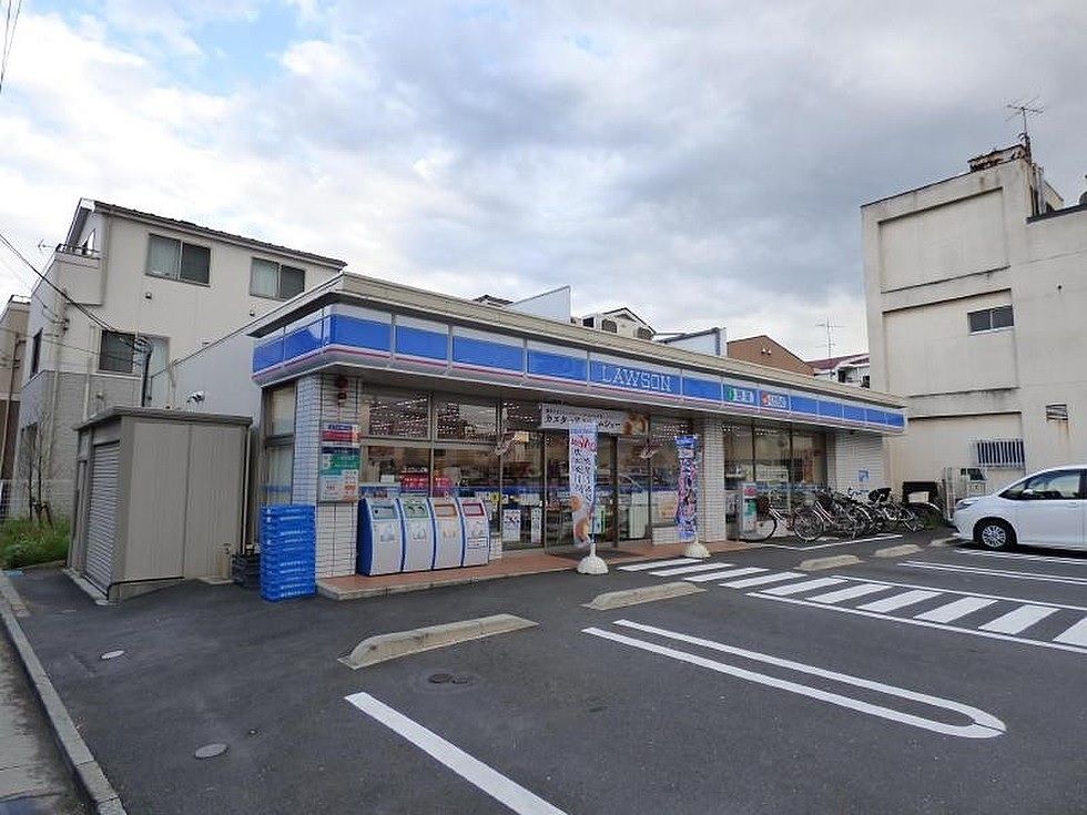 コンビニ　ローソン小菅四丁目店（コンビニ）まで240m