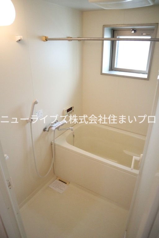 京阪本線 香里園駅 徒歩15分 3階建 築22年の風呂写真