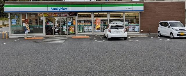 コンビニ　ファミリーマート袖ヶ浦長浦店（コンビニ）まで85m