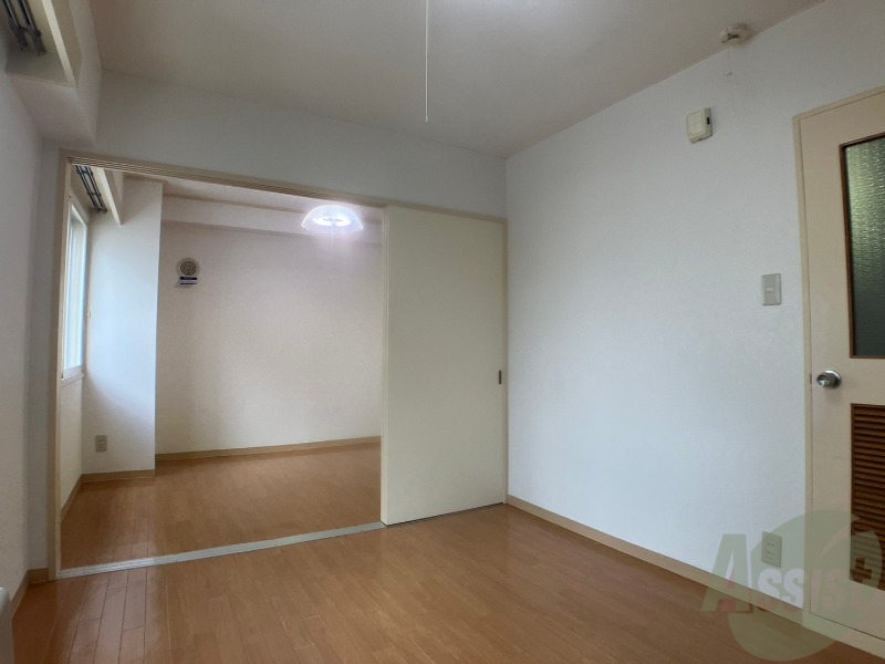 居室・リビング　明るいお部屋は気持ちよく過ごせそうですね。