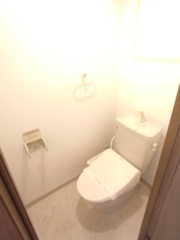 KDXレジデンス夙川ヒルズ 4番館のトイレ写真