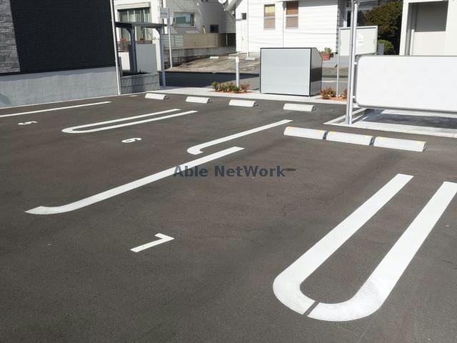 駐車場　駐車場