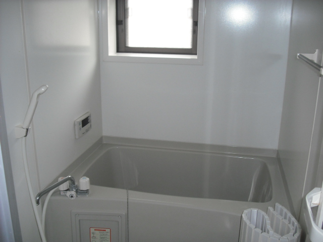 バス・シャワールーム　便利な追焚機能付のお風呂です