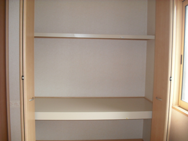 収納　洋室６帖にある物入です