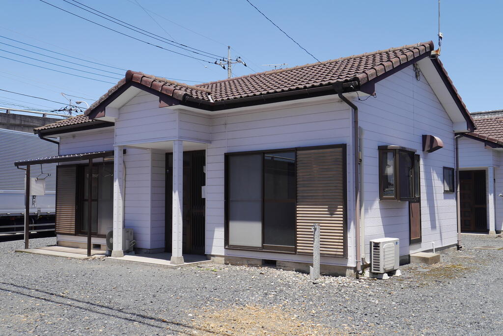 石井ハイツの建物外観