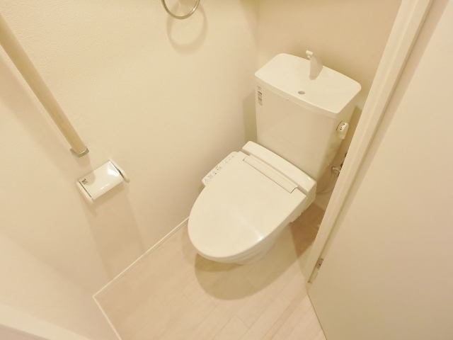 【厚木市妻田北のアパートのトイレ】