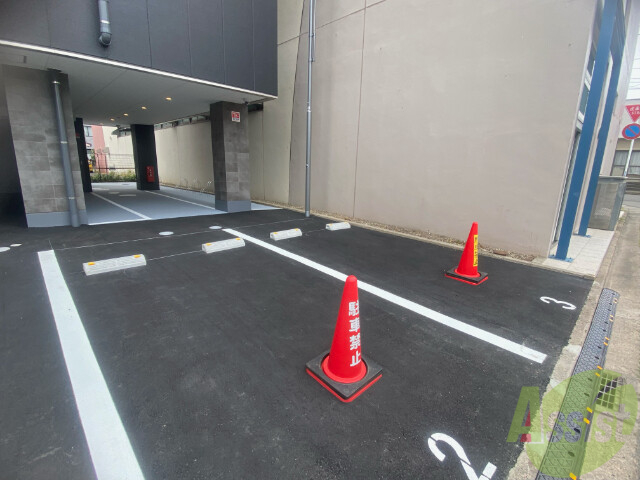 【LUNA仙台東口の駐車場】