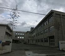 【高砂市曽根町のマンションの小学校】