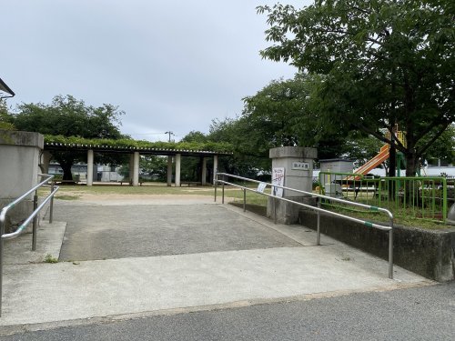 【神戸市灘区岩屋北町のマンションの公園】