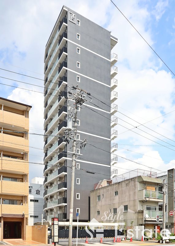 【名古屋市千種区千種のマンションの建物外観】