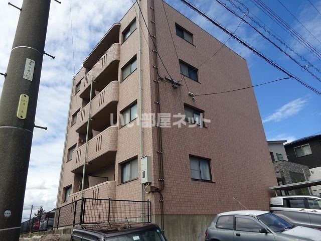 四日市市尾平町のマンションの建物外観