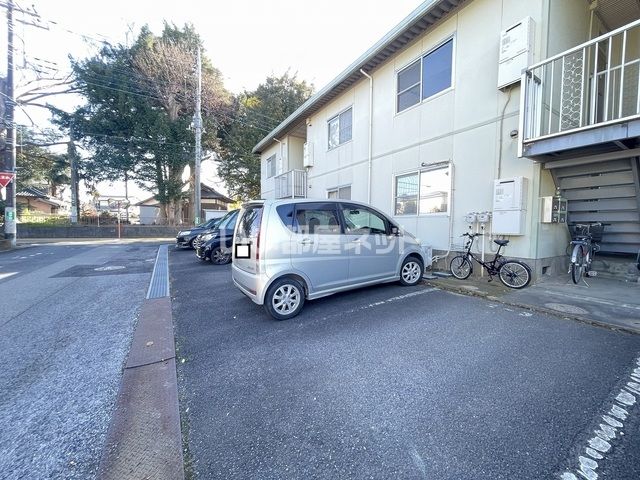 【取手市戸頭のアパートの駐車場】