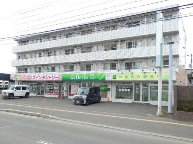 札幌市東区北三十条東のマンションの建物外観