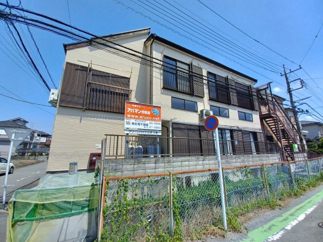 東松山市山崎町のアパートの建物外観