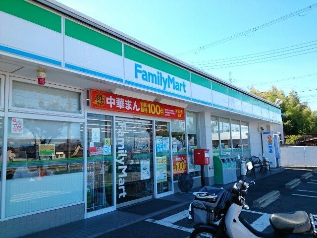 【京田辺市大住平谷のアパートのコンビニ】