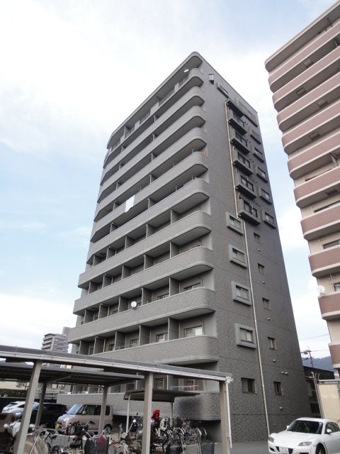 ラフィネ牛田本町の建物外観