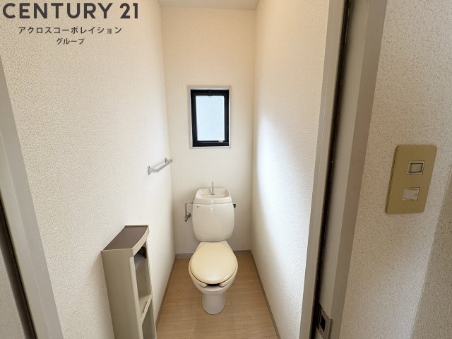 トイレ　奥行き広いトイレ