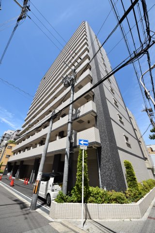 レオンコンフォート難波南の建物外観