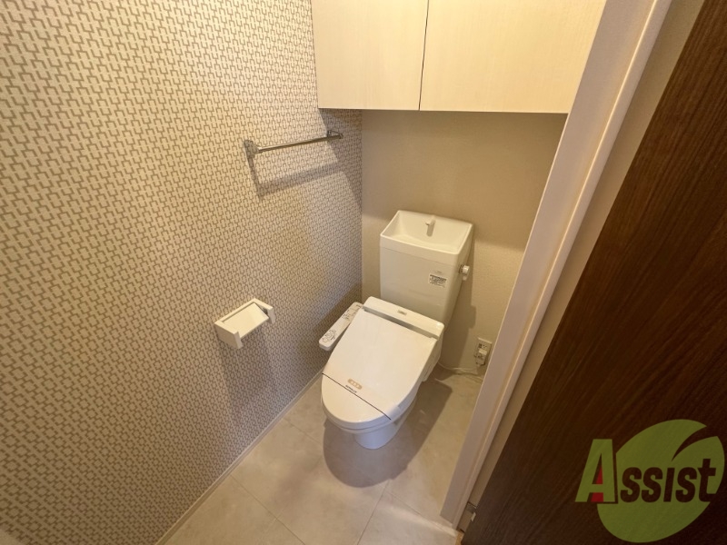 トイレ　嬉しいウォシュレット機能付きです。シャワートイレは便利ですね