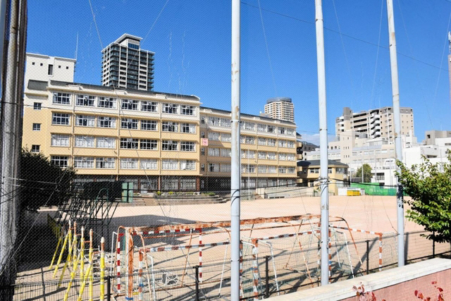 中学校　神戸生田中学校（中学校）まで626m