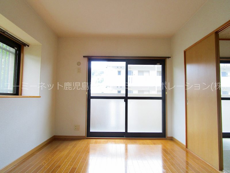 居室・リビング　※105号室の写真です