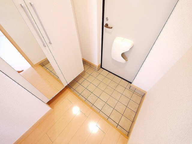 玄関　落ち着いた玄関です