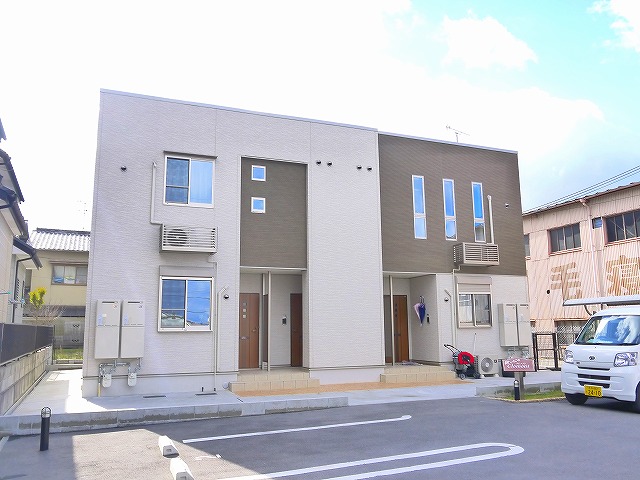 建物外観　落ち着いた雰囲気の外観です