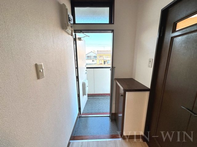 玄関　イメージ（同建物内別部屋の写真です）