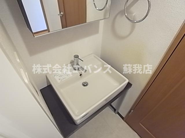 洗面設備　独立洗面台です