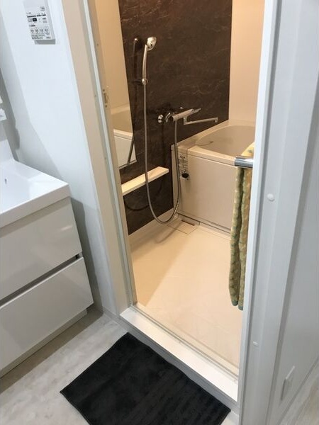 バス・シャワールーム