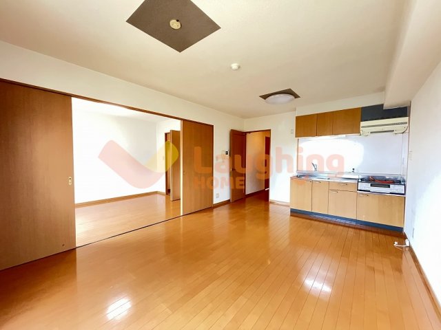 居室・リビング　こちらの居間で趣味の時間をお楽しみください