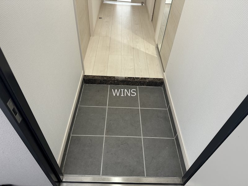 玄関　※同タイプの別部屋参考写真です。