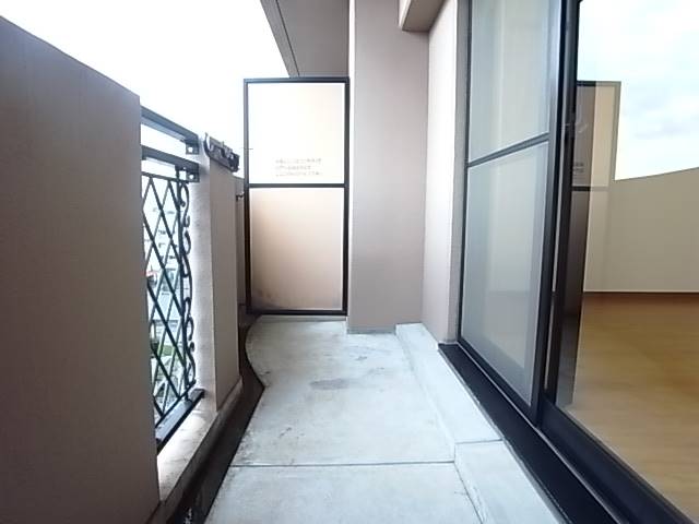 バルコニー　洗濯物はこちら。