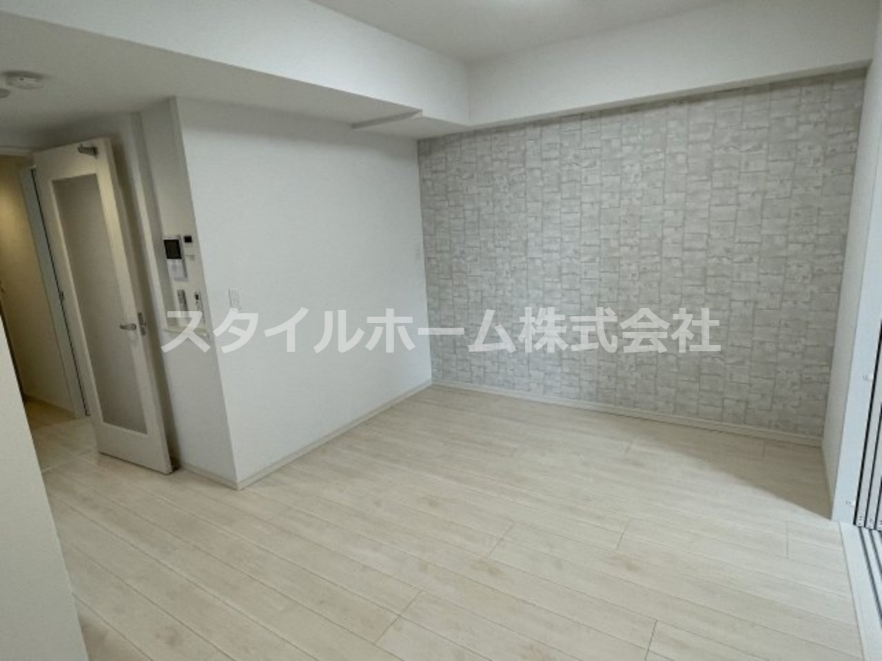 居室・リビング　こちらの居間で趣味の時間をお楽しみください
