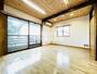 居室・リビング　２面採光なので、明るく風通しのよい過ごしやすいお部屋です♪