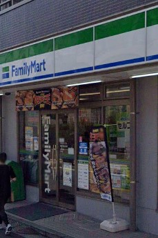 コンビニ　ファミリーマート 横浜戸塚小前店（コンビニ）まで140m