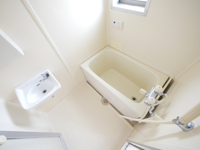 バス・シャワールーム　★人気のバス・トイレ別タイプです★
