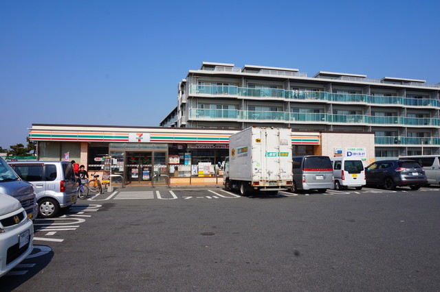 コンビニ　セブンイレブン茅ケ崎サザンビーチ店（コンビニ）まで500m