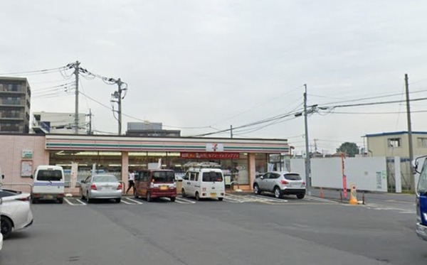 コンビニ　セブン-イレブン春日部中央６丁目店（コンビニ）まで457m