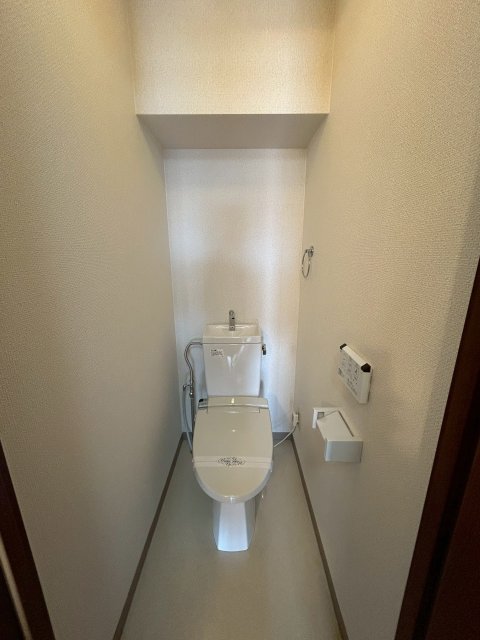 トイレ　※写真は７０６号室です